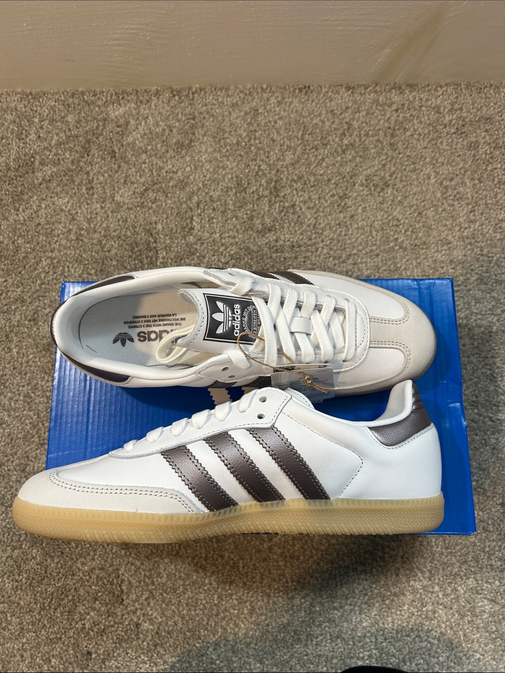 Women adidas Samba OG in White cloud with metallic silver and gum bottom soles - Picture 6 of 6